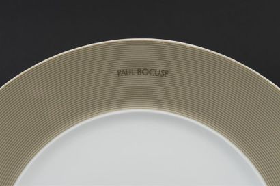 Paul BOCUSE
Important service de table en...