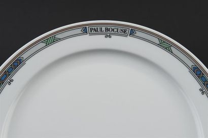 Paul BOCUSE, 
Six grandes assiettes en porcelaine...