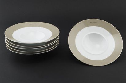 Paul BOCUSE
Important service de table en...
