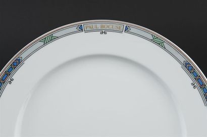 Paul BOCUSE, 
Six grandes assiettes en porcelaine...