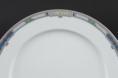 Paul BOCUSE, 
Six grandes assiettes en porcelaine...