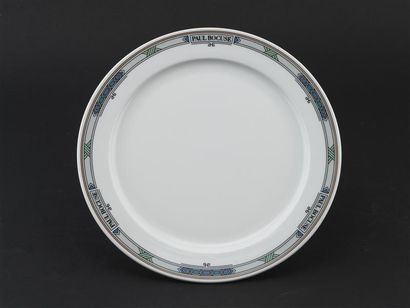 Paul BOCUSE, 
Six grandes assiettes en porcelaine...