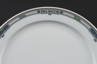 Paul BOCUSE, 
Six grandes assiettes en porcelaine...