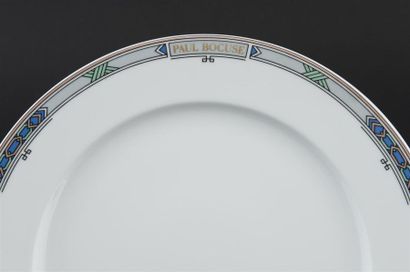 Paul BOCUSE, 
Six grandes assiettes en porcelaine...