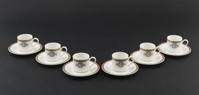 Six tasses et sous tasses à café en porcelaine,...