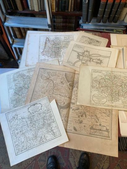 Lot de 7 cartes anciennes divers 
XVII et...