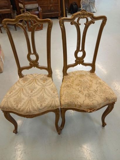 Paire de chaises en bois peint