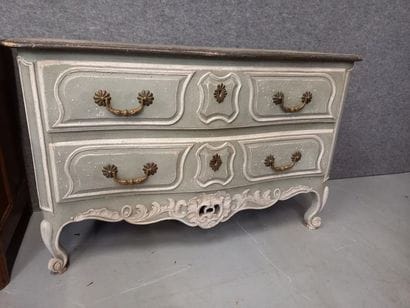 Commode galbée en bois laqué plateau bois
132...