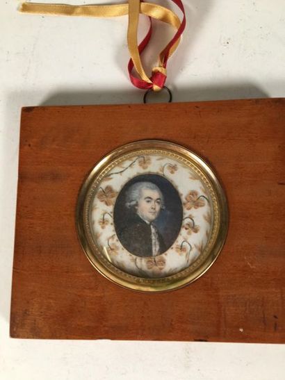 Portrait d'homme ovale
Dim miniature 4 x...