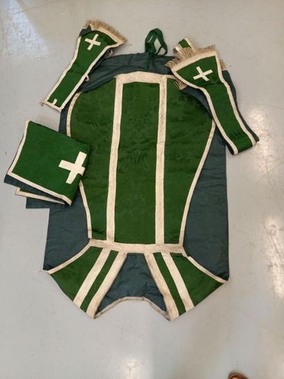 Chasuble avec étole, manipule, voile de ...