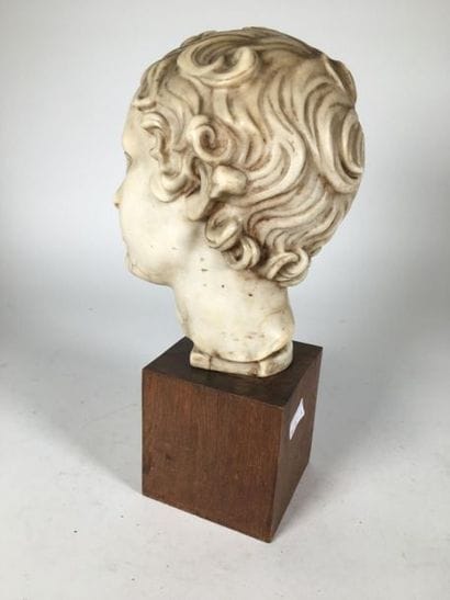 Buste à l'antique en cire
Socle en bois
H...
