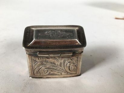 Petite tabatière en argent hollandais
H :...
