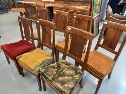 Suite de sept chaises du même modèle, assise...