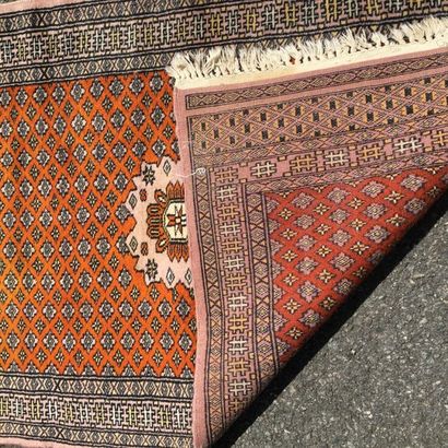 Paire de tapis descente de lit
76 x 124