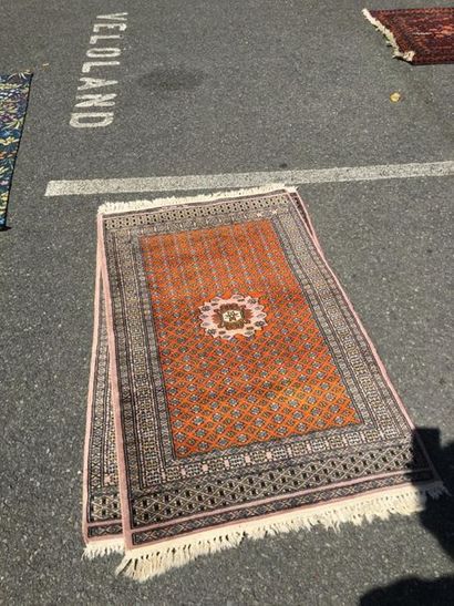 Paire de tapis descente de lit
76 x 124