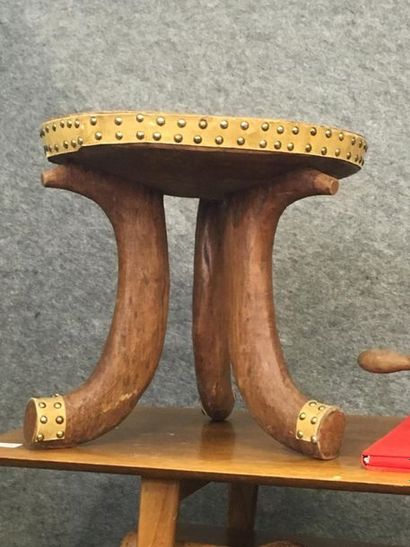 Guéridon tripode
D : 39 cm
H : 38 cm