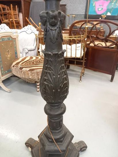 Lampadaire en bois 
H. 220 cm 
