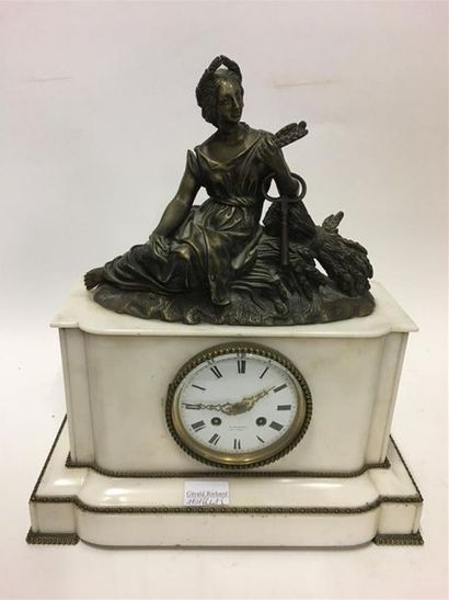 Pendule figurant l'allégorie de l'été bronze...