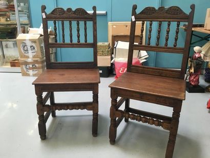 Paire de chaises lorraine en bois nature...