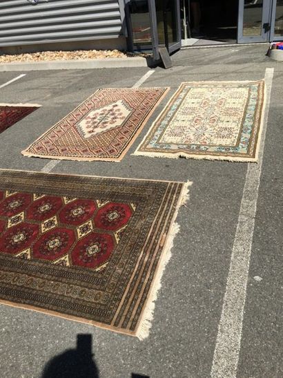 Lot de 3 tapis
Fond beige