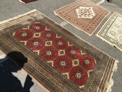 Lot de 3 tapis
Fond beige