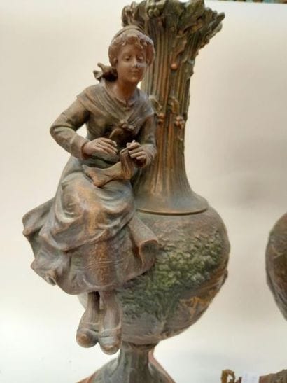 FORETAY
L'hirondelle blessée Garniture de...