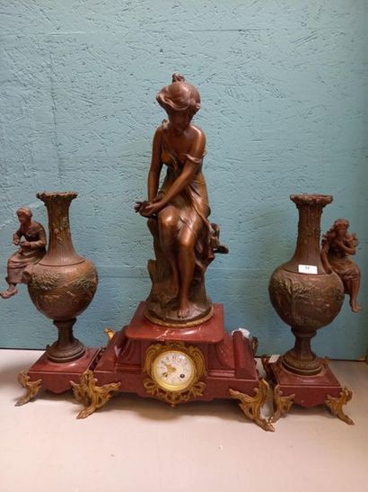 FORETAY
L'hirondelle blessée Garniture de...