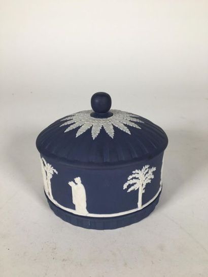 Wedgewood sucrier couvert en biscuit de porcelaine
D...