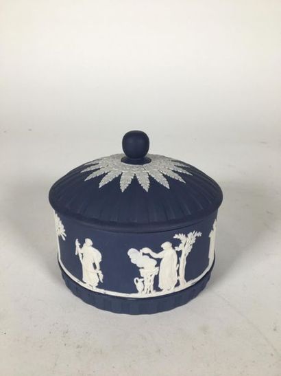 Wedgewood sucrier couvert en biscuit de porcelaine
D...