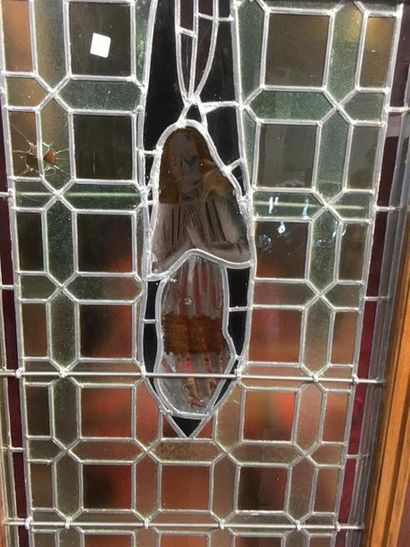 Paire de vitraux religieux 
H : 71 l : 210...