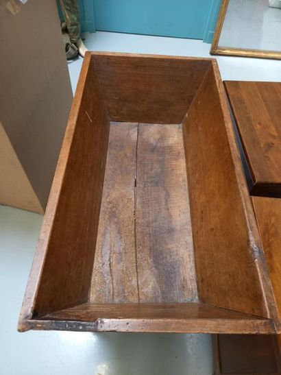 Paire de table de nuit
Joint un pétrin 