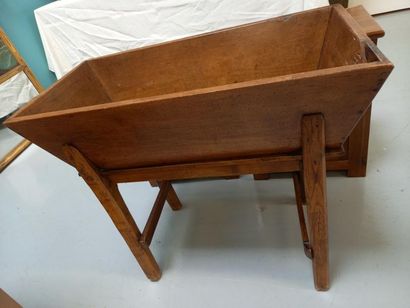 Paire de table de nuit
Joint un pétrin 
