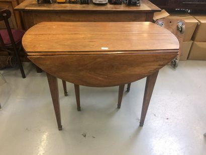 Table à volet à six pieds 19ème (deux allonges)
D...