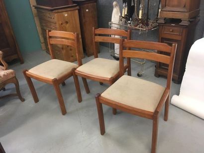 Travail années 60
Trois chaises assise en...