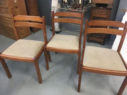 Travail années 60
Trois chaises assise en...