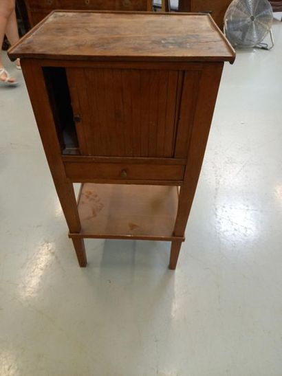 Table de chevet (ouverture rideau à revoir,...