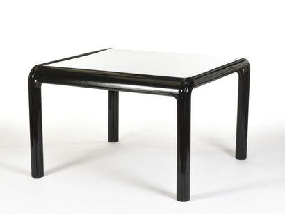 Gae AULENTI (1927-2012) 
Table haute de forme...