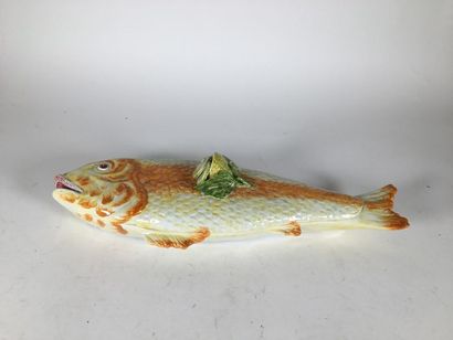 Plat en forme de poisson en porcelaine
L...