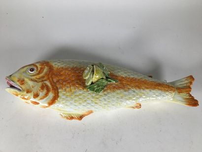 Plat en forme de poisson en porcelaine
L...