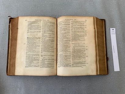 Biblia Sacra. Un volume in-4 relié cuir....