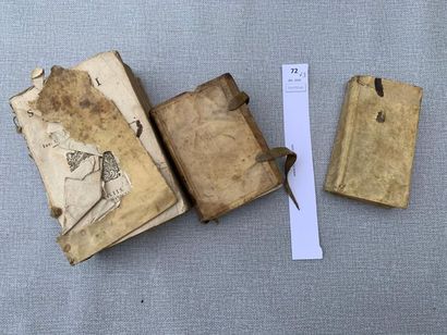 Un ensemble de 3 volumes reliés vélin. XVIIe,...