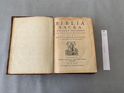 Biblia Sacra. Un volume in-4 relié cuir....