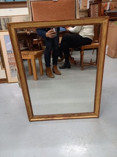 Miroir cadre doré
73 x 57 cm