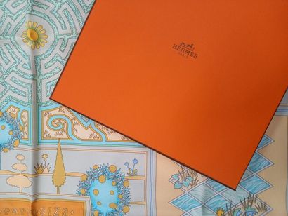 HERMES Paris made in france
Carré en soie...