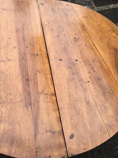 Table demi lune en noyer