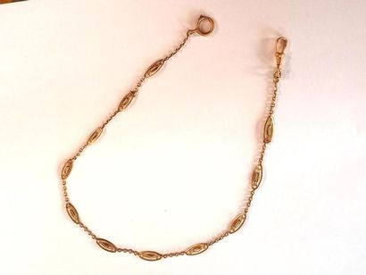 Chaine de montre en or 
Poids : 11.8g