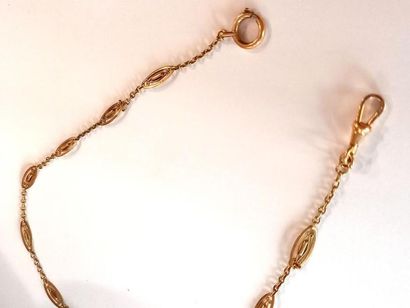 Chaine de montre en or 
Poids : 11.8g