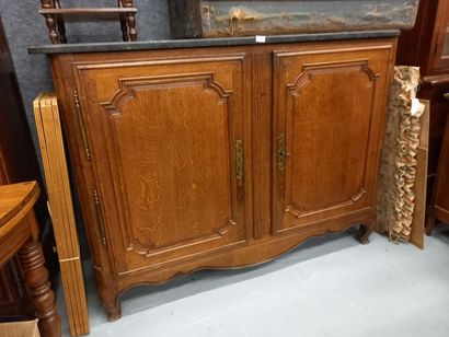 Buffet de boiserie en chêne, plateau de marbre
150...