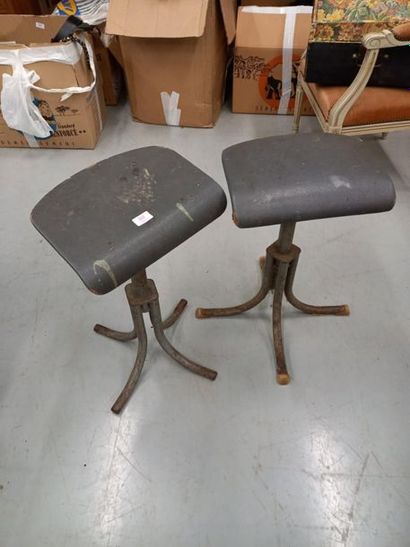Paire de tabourets d'atelier