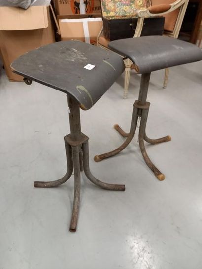 Paire de tabourets d'atelier